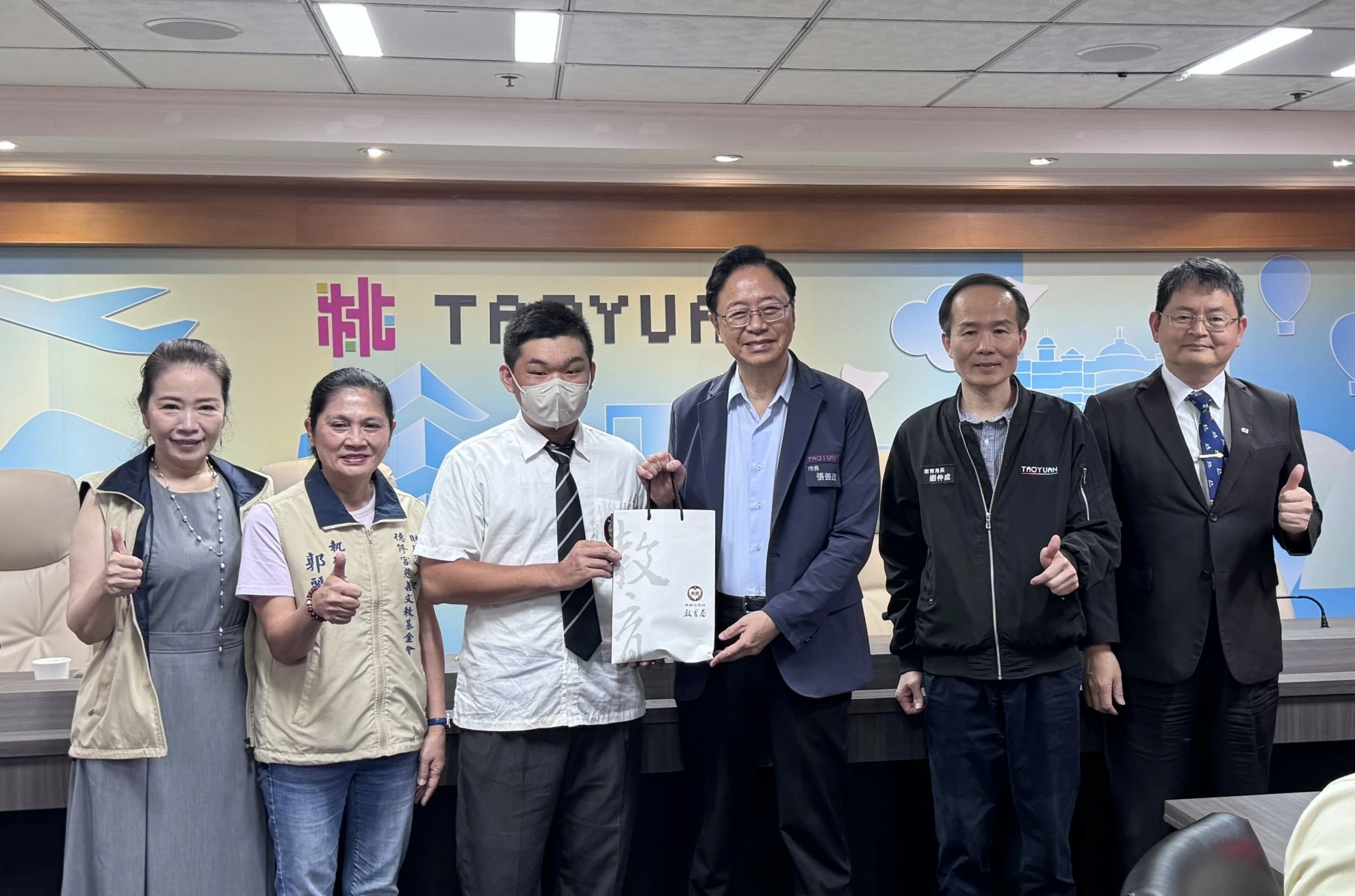 【市政新聞】德修宮慈善文教基金會頒發清寒獎助學金_張市長期勉學生專注學習、展望未來 【市政新聞】德修宮慈善文教基金會頒發清寒獎助學金_張市長期勉學生專注學習、展望未來