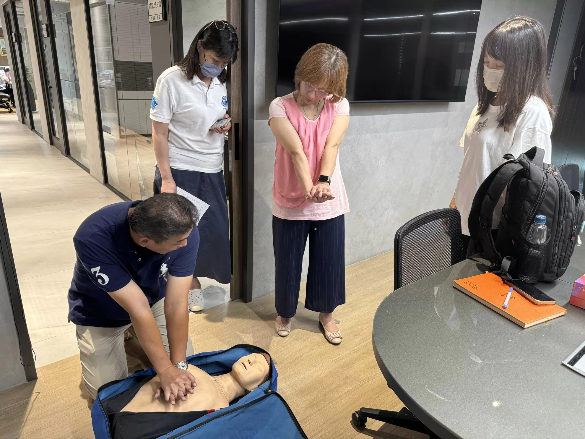 春虹建設舉辦「災害預防與急救講座」凝聚守護力,讓幸福更從容 春虹建設舉辦「災害預防與急救講座」凝聚守護力,讓幸福更從容